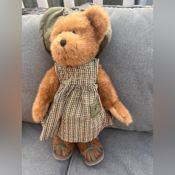 Boyd’s Bears - Picture 3 of 3